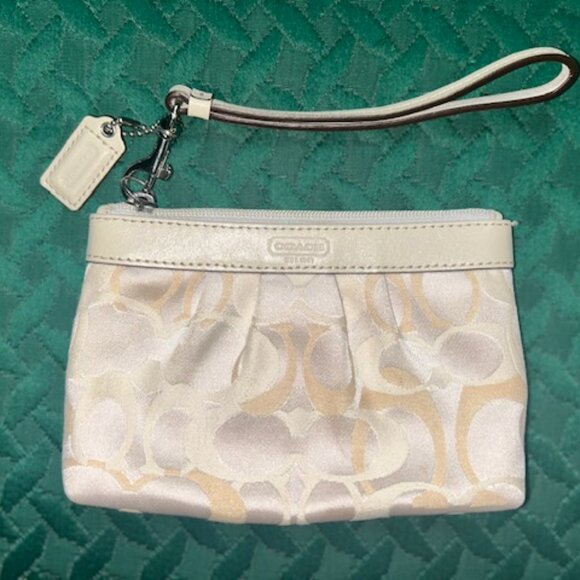 Coach Handbags - New w/o Tags Coach Jacquard SIGNATURE C Pleated WRISTLET w Leather Trim